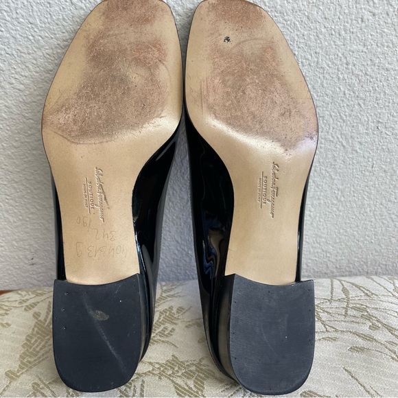Salvatore Ferragamo Patent Leather Bow Open-toe Slides 8B - Picture 7 of 9